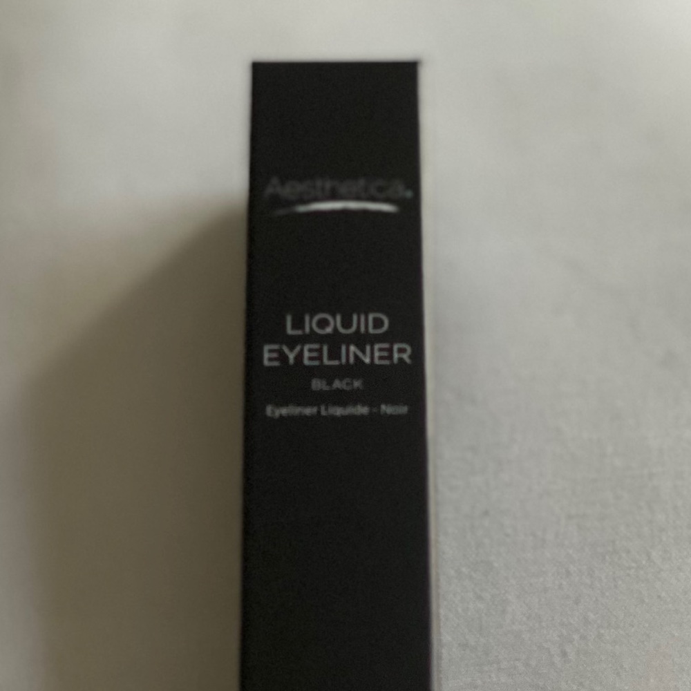 Liquid eyeliner